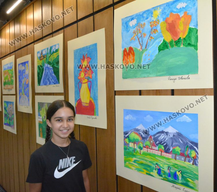 Над 100 творби показват в библиотеката децата от арт школа „Пастело“