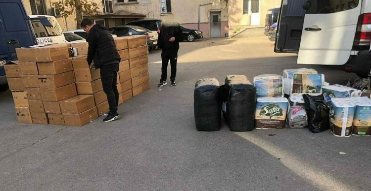 Хванаха маркови дрехи менте в шивашки цех 