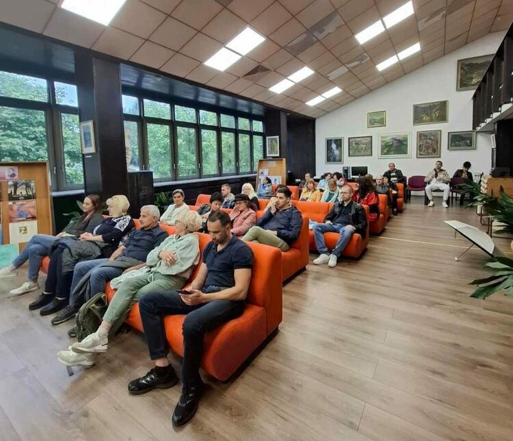 Писателят Александър Чобанов гостува в Регионалната библиотека в Смолян