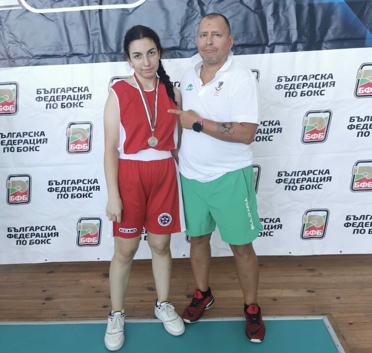 Три хасковски боксьорки загубиха финалите си на държавното първенство 