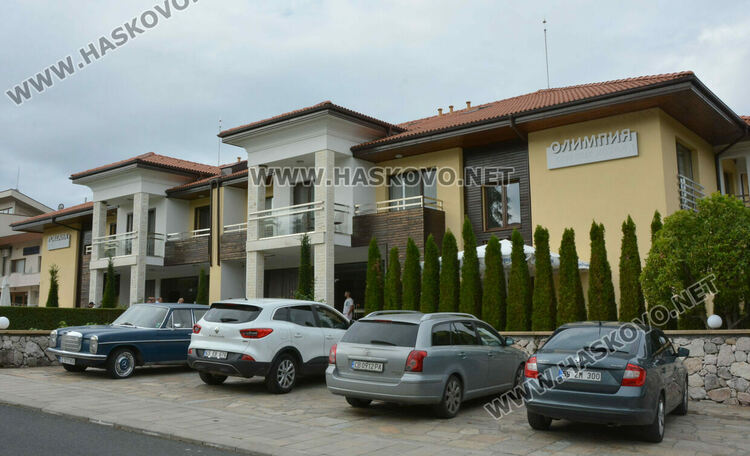 Спецполицаи проверяват Община Минерални бани, хотели и частни имоти