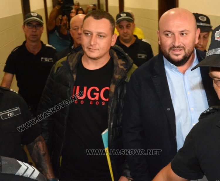 Защитата на Мюмюн Искендер и другите обвиняеми поиска време да се запознае с обвинението