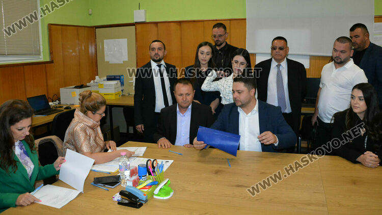 Депутатът Мюмюн Мюмюн води листата на „Алианс за права и свободи“ в Хасково