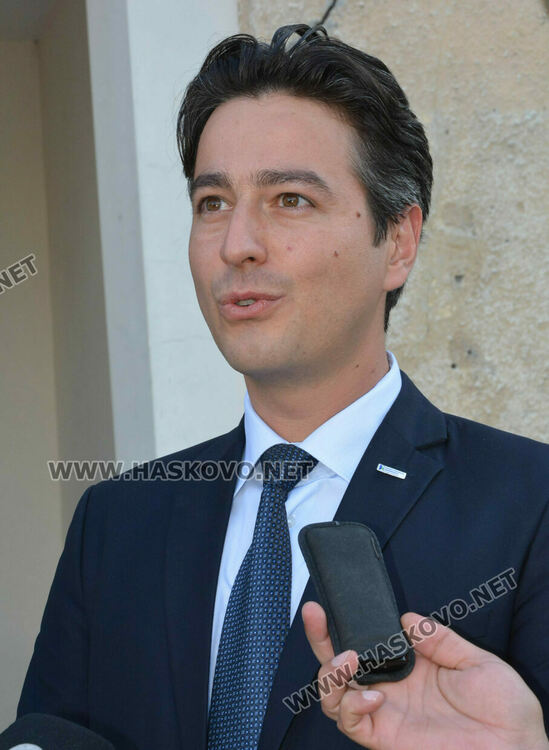 Асен Василев, Катя Панева и Гинка Райчева оглавяват листата на ПП-ДБ