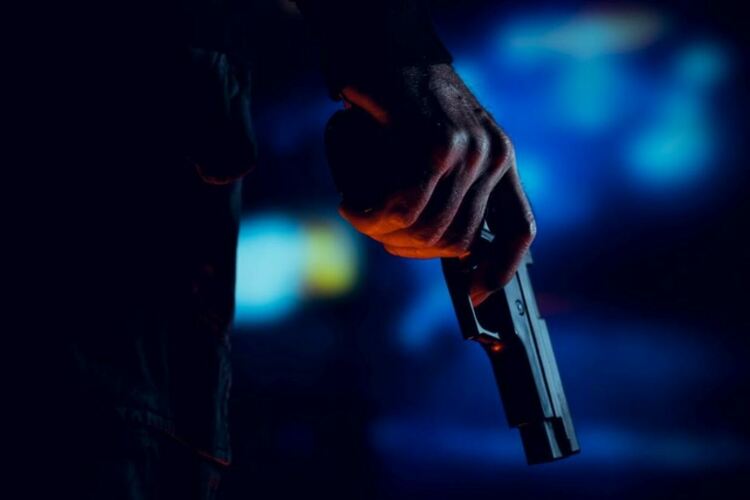 Заради момиче: Двама души бяха простреляни в Пернишко