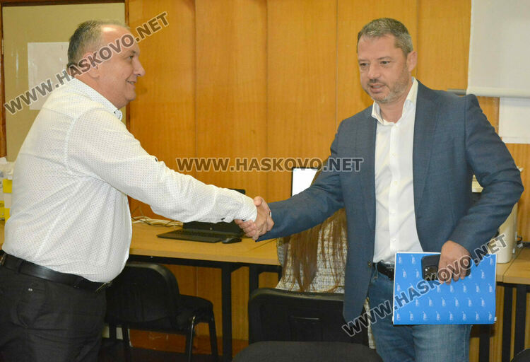 Делян Добрев води листата на ГЕРБ-СДС, трети е кметът на Димитровград Иво Димов