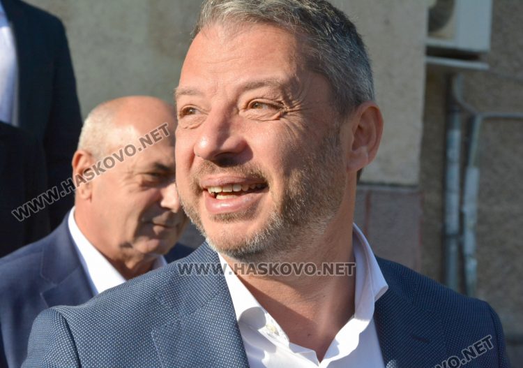 Делян Добрев води листата на ГЕРБ-СДС, трети е кметът на Димитровград Иво Димов