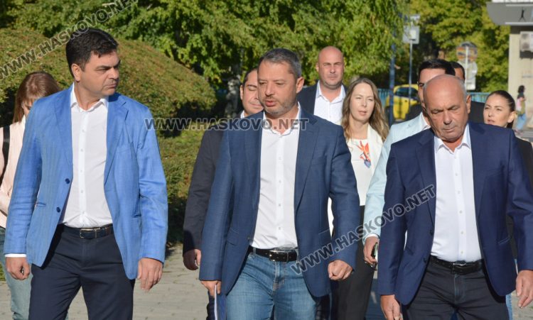 Делян Добрев води листата на ГЕРБ-СДС, трети е кметът на Димитровград Иво Димов