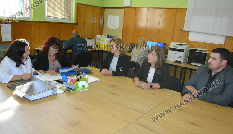 Асен Василев, Катя Панева и Гинка Райчева оглавяват листата на ПП-ДБ