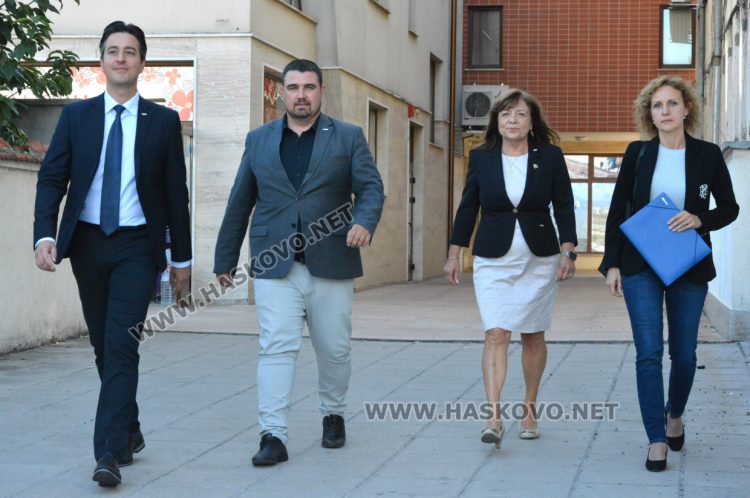 Асен Василев, Катя Панева и Гинка Райчева оглавяват листата на ПП-ДБ