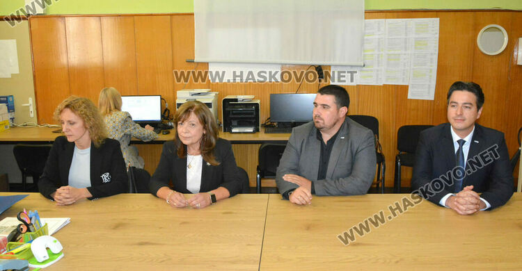 Асен Василев, Катя Панева и Гинка Райчева оглавяват листата на ПП-ДБ