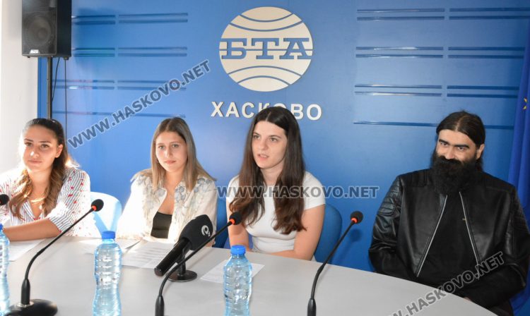 Александра Василиева, Михаела Делчева, Михаела Хубенова и Генадий Данчев