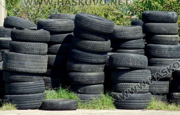 Откраднаха 180 гуми от товарен влак