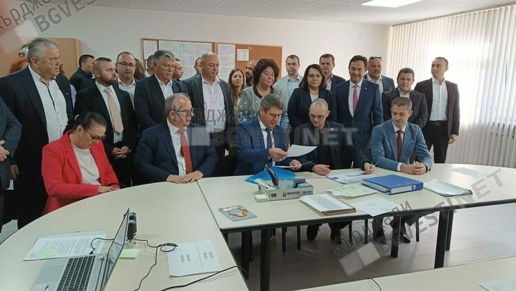 Ахмед Доган води листата на Алианс за права и свободи в Кърджали