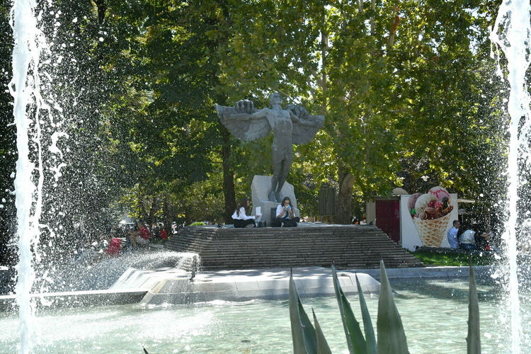 Предимно слънчево, повече облаци в следобеда