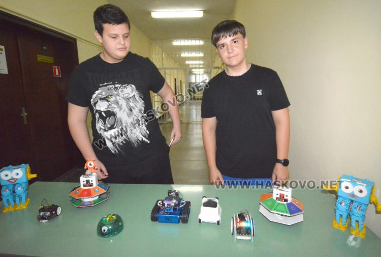 Децата от компютърна школа „Вале“ ще творят с най-новата техника и програми