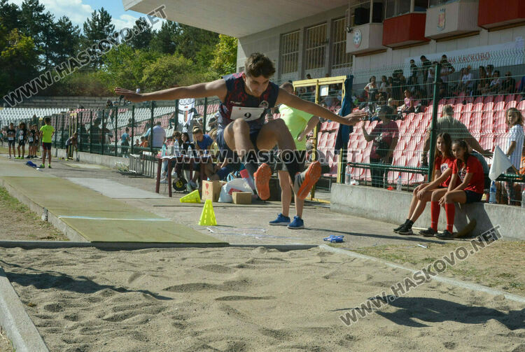 Млади лекоатлети ще се състезават за отличия на турнир в Хасково
