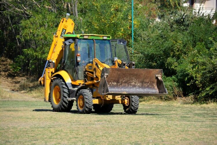 Поставиха "първа копка" на ремонта на помощното игрище към стадион "Шипка"