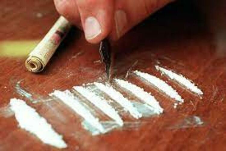 Задържаха 32-годишна смолянчанка за притежание на амфетамини