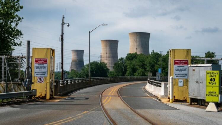 Когато мирният атом срещне изкуствения интелект