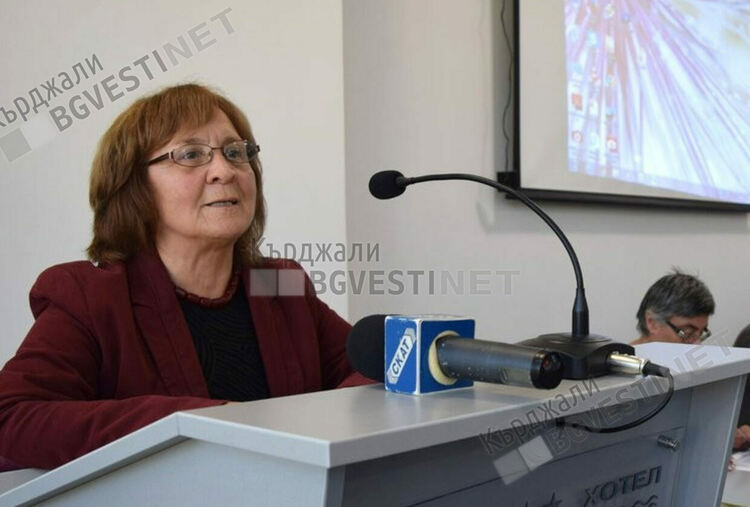 доц.д-р Дора Янчева