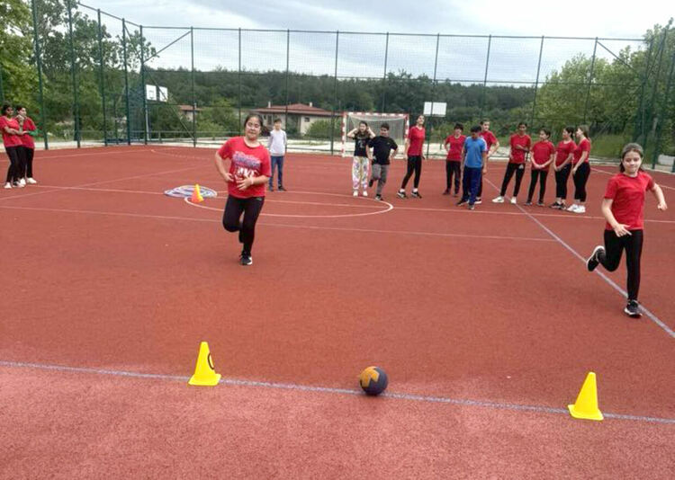 Игри и танци за Европейския ден на спорта в училище в Минерални бани