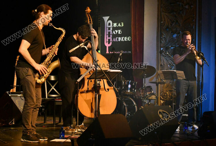 Три групи в поредната вечер на „Хасково джаз“ 