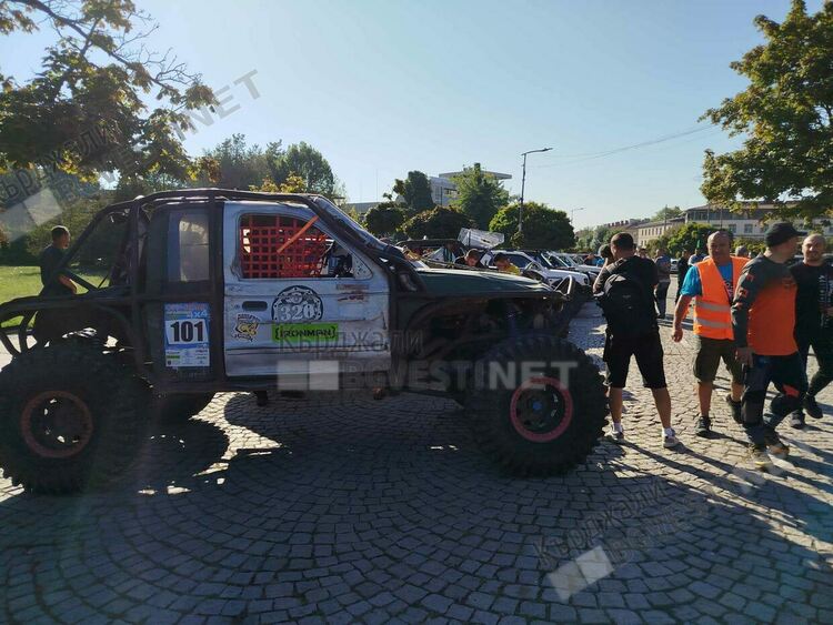 В Кърджали бе даден старт на международното състезание „Офроуд 4x4“