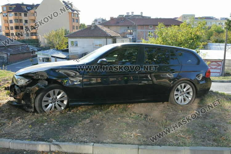 Две дами се сблъскаха с „БМВ“ и „Порше Кайен“