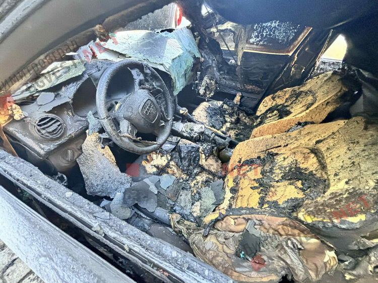 Подпалиха автомобил в Димитровград, изгоряха 2, а трети е с щети