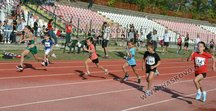 Състезатели от 9 клуба стартираха на турнир по лека атлетика в Хасково