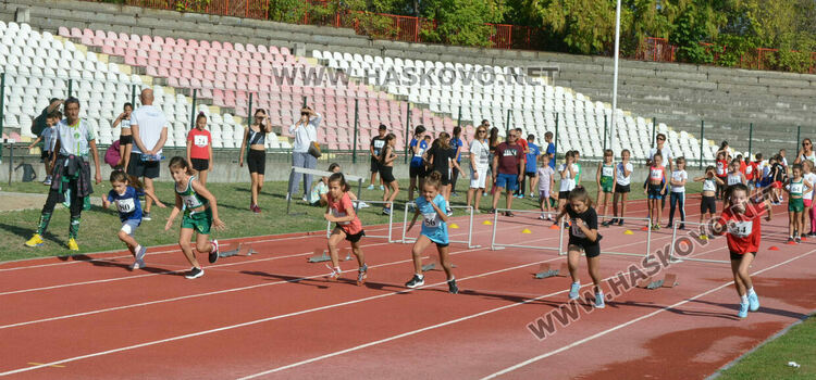 Състезатели от 9 клуба стартираха на турнир по лека атлетика в Хасково