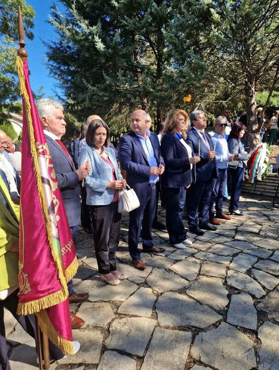 Илияна Йотова участва в Маджарово в Националното тракийско поклонение „Ден на тракийската памет“