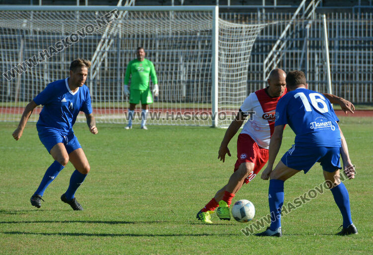Валери Божинов се превърна в атракция на Ямача. Купата „Сашо Костов“ е синя! 