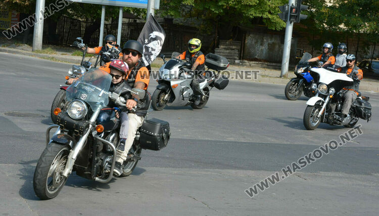 Мотошествие в памет на загиналите мотористи  мина по улиците на Хасково
