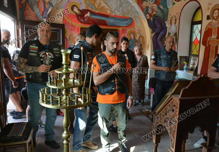 Мотошествие в памет на загиналите мотористи  мина по улиците на Хасково