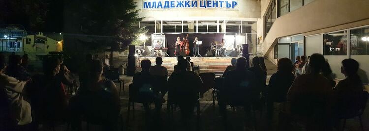 Закриха джаз фестивала в Хасково с Jam session  пред Младежкия център