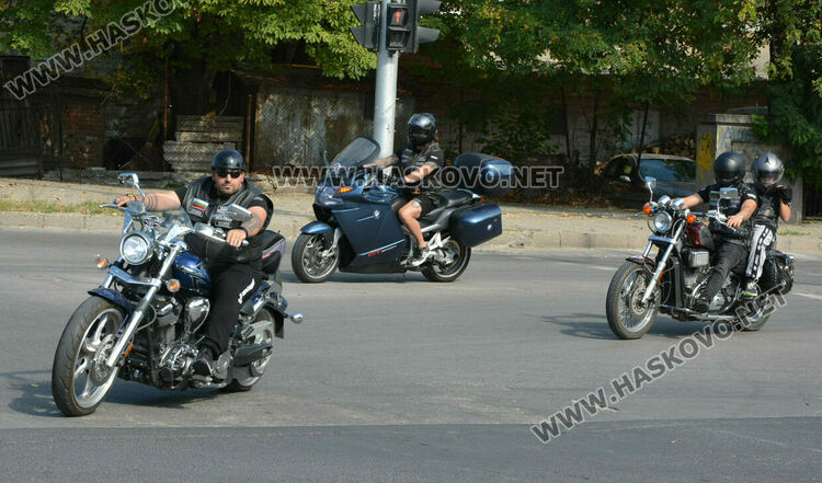 Мотошествие в памет на загиналите мотористи  мина по улиците на Хасково