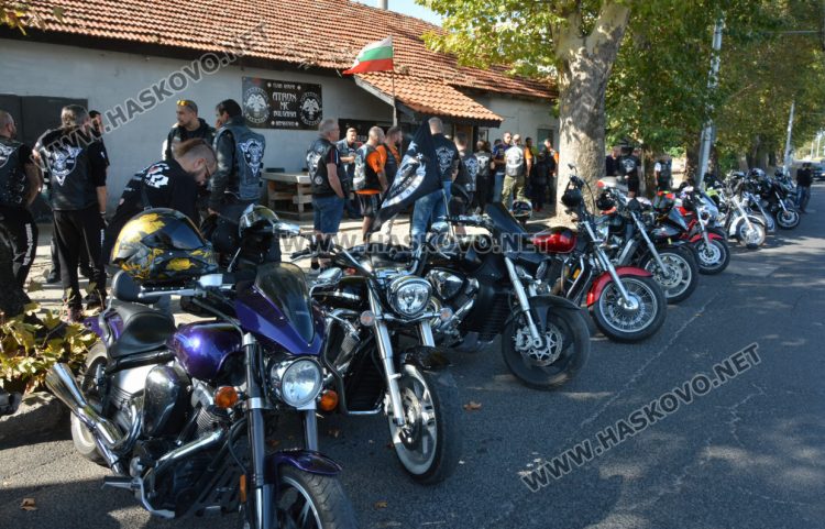 Мотошествие в памет на загиналите мотористи  мина по улиците на Хасково