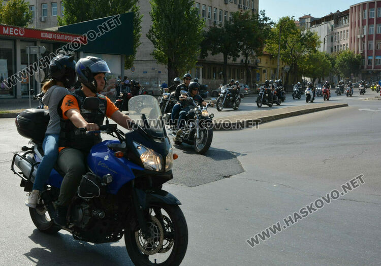 Мотошествие в памет на загиналите мотористи  мина по улиците на Хасково