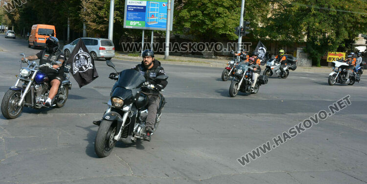 Мотошествие в памет на загиналите мотористи  мина по улиците на Хасково