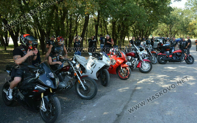 Мотошествие в памет на загиналите мотористи  мина по улиците на Хасково