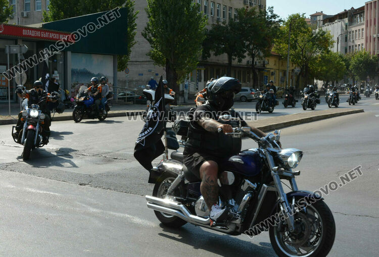 Мотошествие в памет на загиналите мотористи  мина по улиците на Хасково