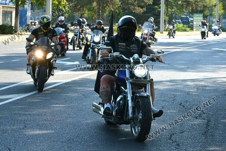 Мотошествие в памет на загиналите мотористи  мина по улиците на Хасково