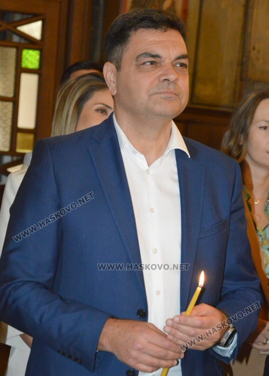 ГЕРБ-СДС откри кампанията си с водосвет и молебен за здраве и силно правителство на България 