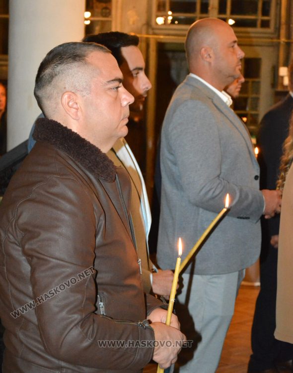 ГЕРБ-СДС откри кампанията си с водосвет и молебен за здраве и силно правителство на България 