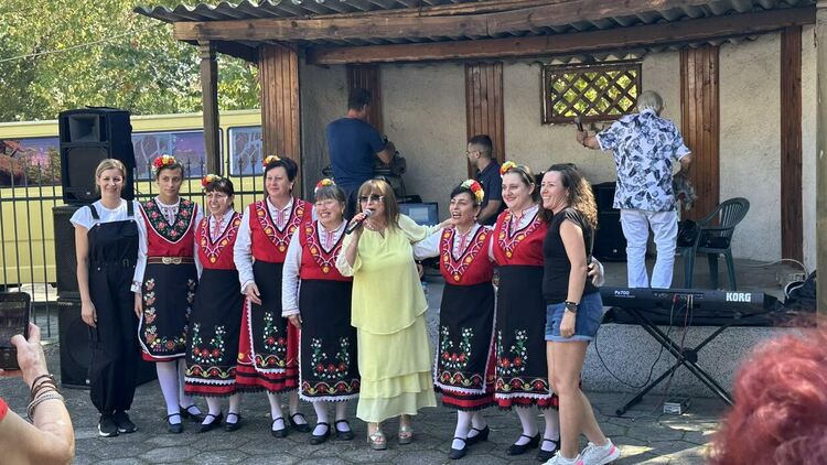 Международният ден на възрастните хора събра пенсионерските клубове