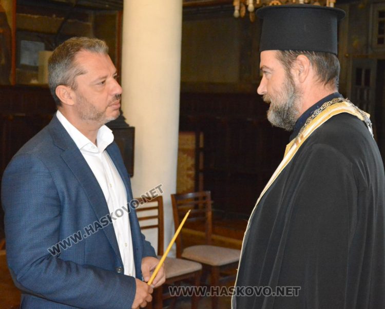 ГЕРБ-СДС откри кампанията си с водосвет и молебен за здраве и силно правителство на България 