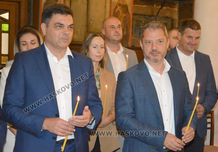 ГЕРБ-СДС откри кампанията си с водосвет и молебен за здраве и силно правителство на България 