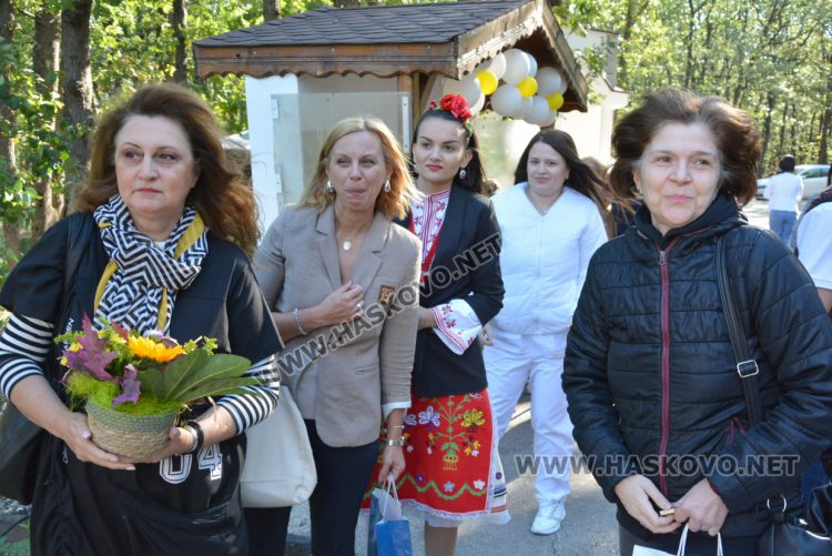 С много песни, танци и поезия отбелязаха Международния ден на възрастните хора в Хасково